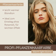 Frau mit warm blond gefärbtem Haar, Text zu pflanzlicher Haarfarbe und Naturkosmetik.