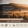 Frau im Feld bei Sonnenuntergang, Bio-Haarfarbe, vegan, chemiefrei, zertifiziert, Made in Germany
