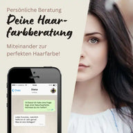 Frau mit dunklem Haar, Handy mit WhatsApp-Chat, Haarfarbenberatung, persönliche Beratung